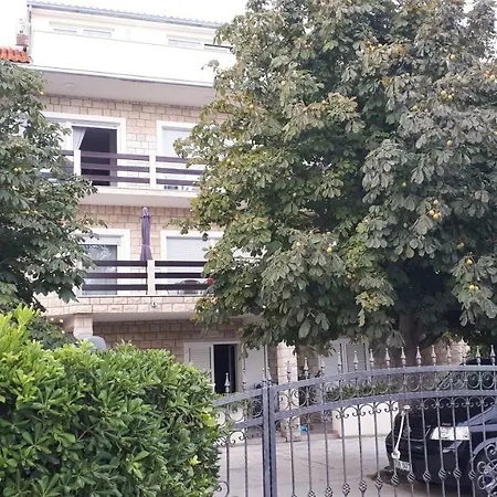 Skobalj Apartment Duće